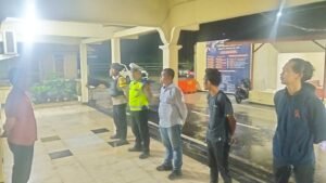 Polsek Kronjo Gelar Apel Malam dan Patroli