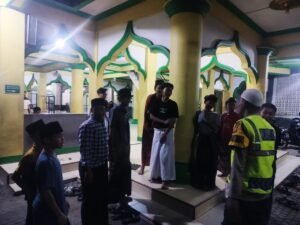 Polsek Cikupa Amankan Sholat Tarawih di Masjid Baiturrahman Pasir Gadung, Wujudkan Ramadhan Aman dan Kondusif
