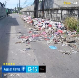 Sampah Liar Menggunung di Jalan Raya Cengklong, Dibiarkan Tanpa Penanganan Serius