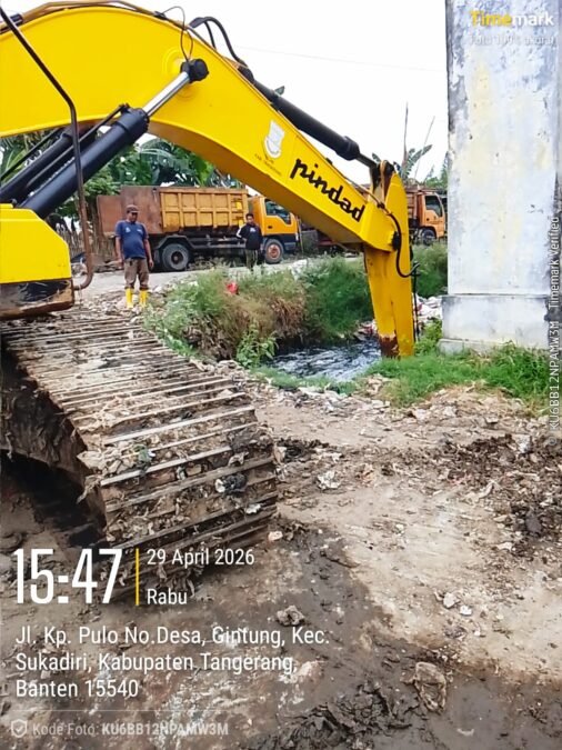 Respon Cepat Kepala UPTD TPA Jatiwaringin: Tumpukan Sampah di Saluran Air Langsung Dibersihkan