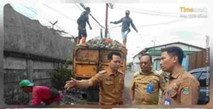 Efek Pemberitaan KometNews.id: Sampah Menggunung di Jalan Cengklong Akhirnya Dibersihkan Usai Viral