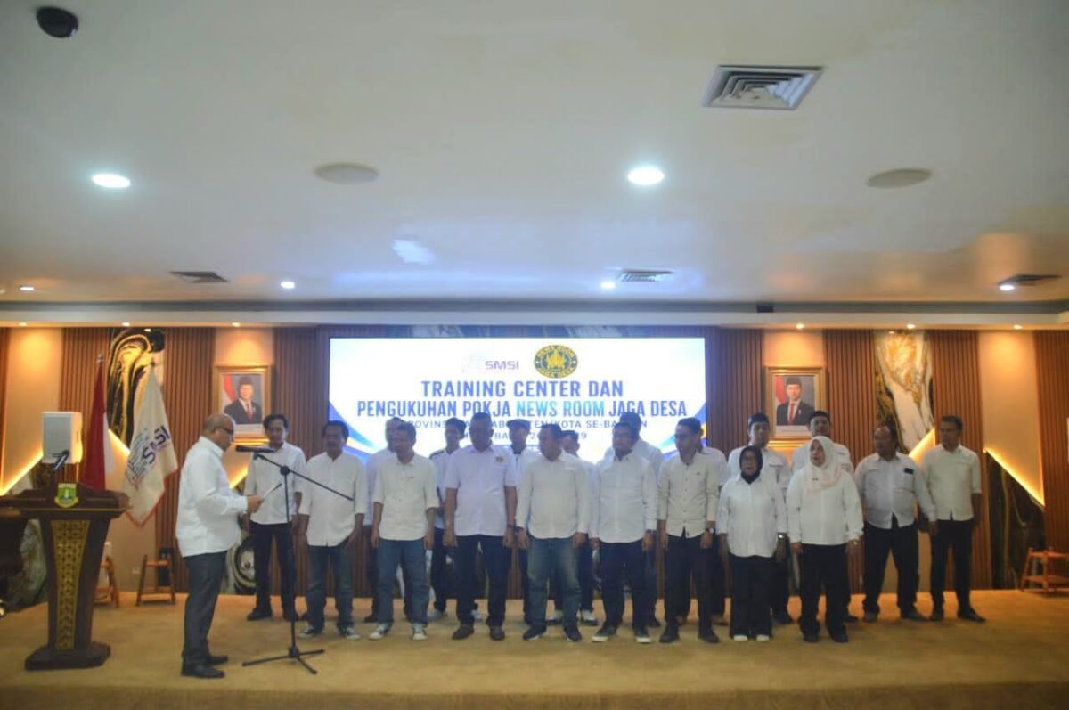 Perkuat Jejaring Informasi Desa, Lesman Bangun Resmi Melantik Pengurus Pokja Jaga Desa Kabupaten/Kota se-Banten