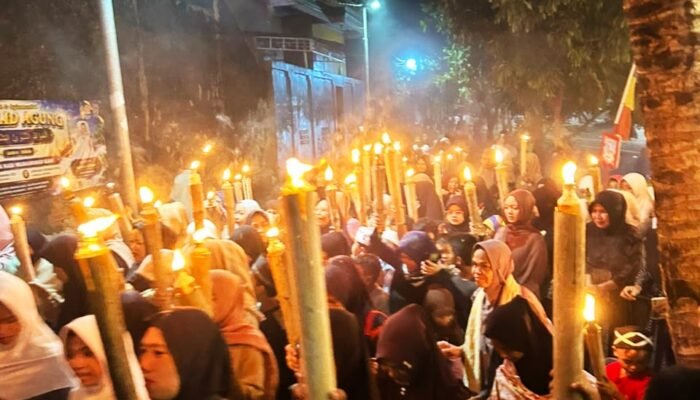Pawai Obor Maulid Akbar Karang Taruna RW 03 Cimone Meriah, Ratusan Warga Tumpah Ruah